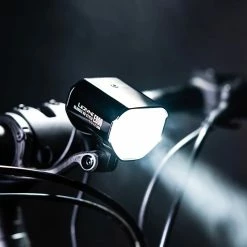Lezyne Classic HB STVZO E800 Feu Avant Pour Vélo électrique -Pièces E-Bike Soldes 2023 4710582549236LEZYNEClassicHBSTVZOE800E BikeFrontlicht1 LED ECLHB V104AE 6