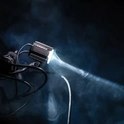 Lezyne Super HB STVZO E1000 Feu Avant Pour Vélo électrique -Pièces E-Bike Soldes 2023 4710582549243LezyneSuperHBSTVZOE1000E BikeFrontlicht1 LED ESPHB V104AE Action1